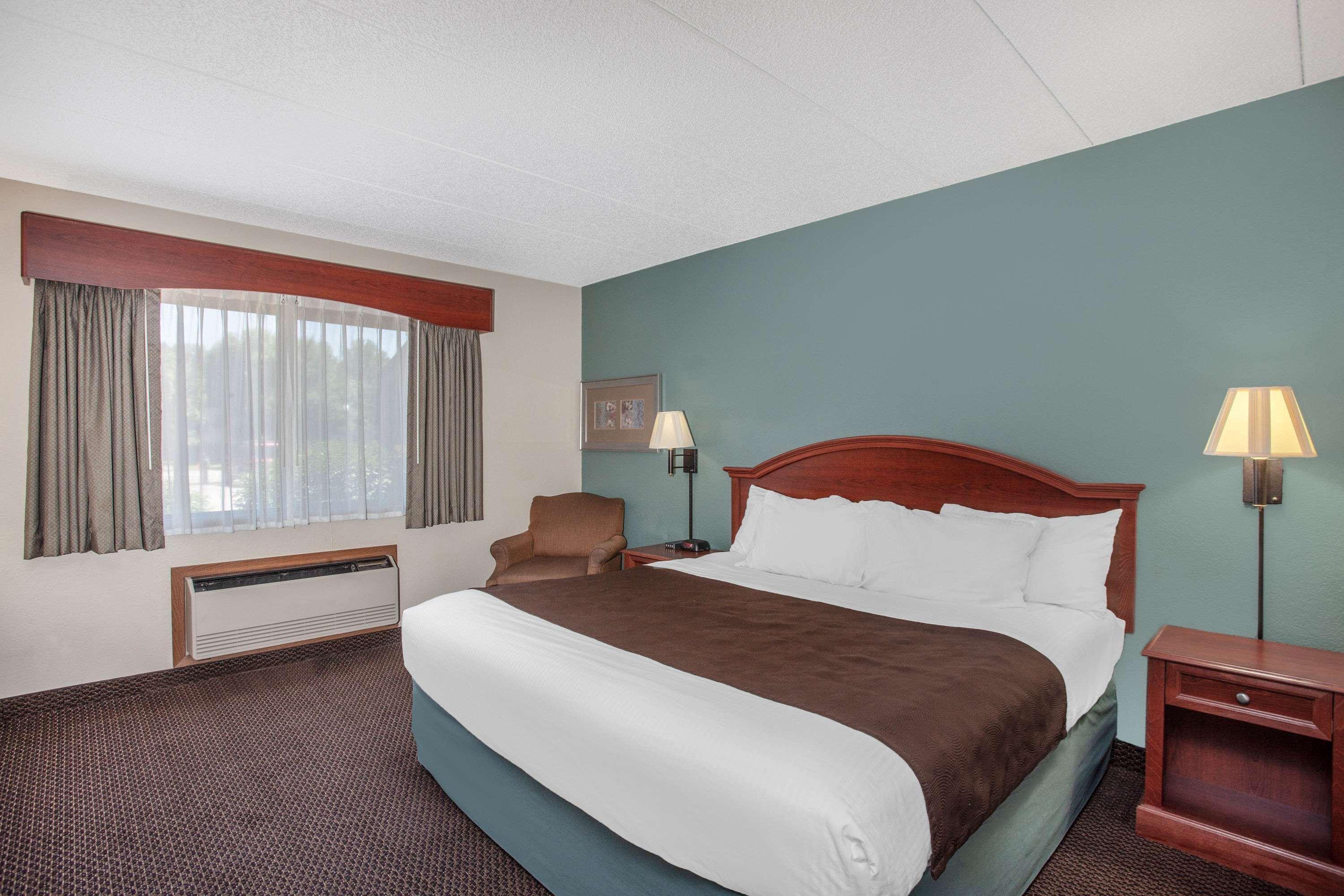 Americinn By Wyndham St. Peter Exterior photo