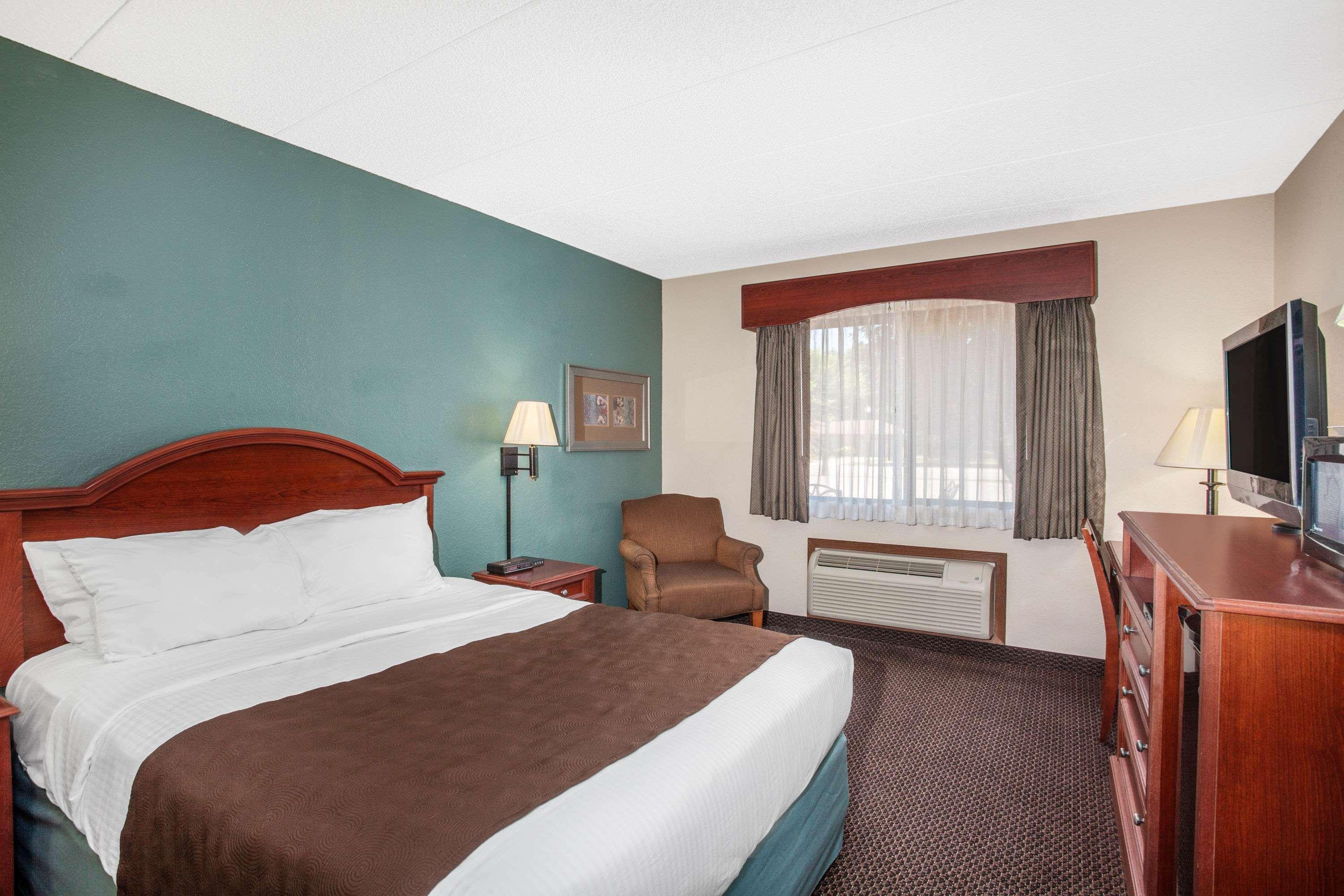 Americinn By Wyndham St. Peter Exterior photo
